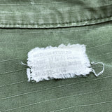 (vintage) 1968 US ARMY JUGLE FATIGUE 4th RIP STOP JACKET WITH NAVY PATCH, SEABEES EMBROIDERY